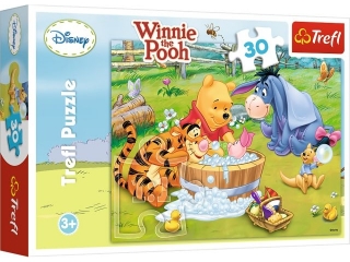 Puzzle 30 TREFL Kubuś Puchatek - Kąpiel Prosiaczka